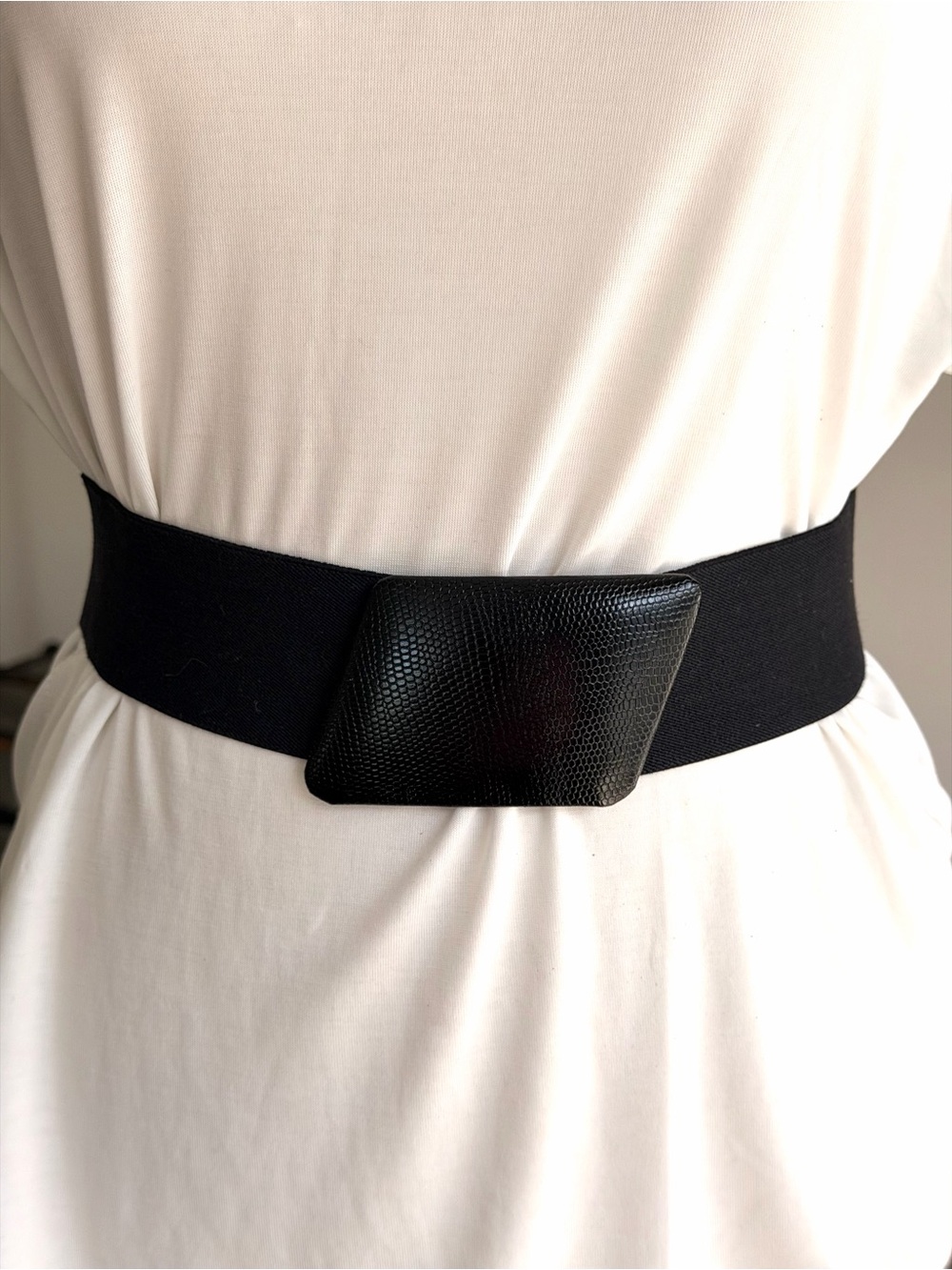 Vintage Pearl Black Leather Stretch Waist Belt Textured Buckle